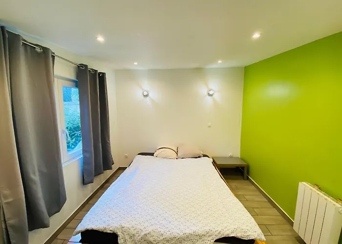 Appt F2 Bis Entiere Avec Parking A Jardin Des Plantes, Rouen